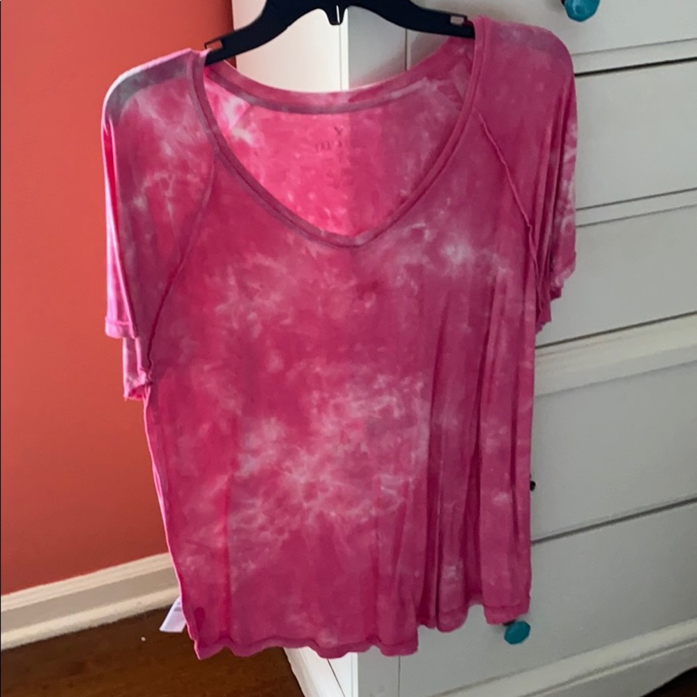 Women’s v neck tee